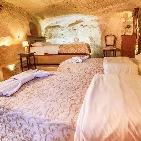 Kamelya Cave Hostel-2