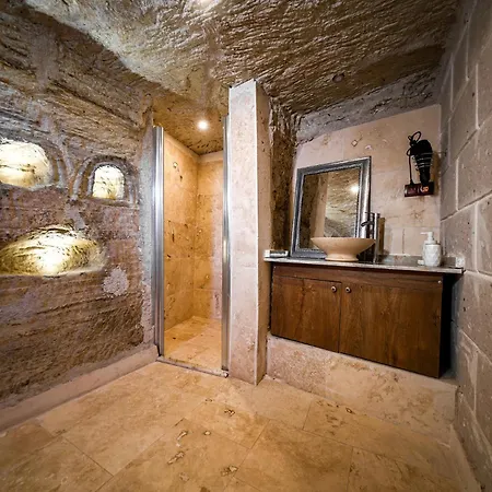 Kamelya Cave (Adults Only)-3